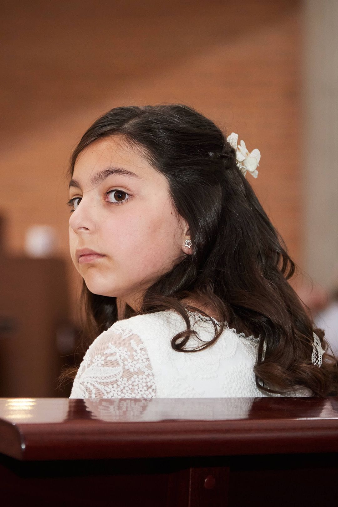 Sesión de fotos de comunión en Teruel con fotografía profesional para niños y niñas de comunión.