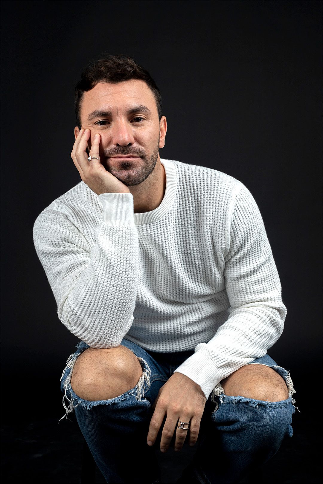 Fotografía profesional de actor en Teruel con sesión fotográfica para book actoral y marca personal.